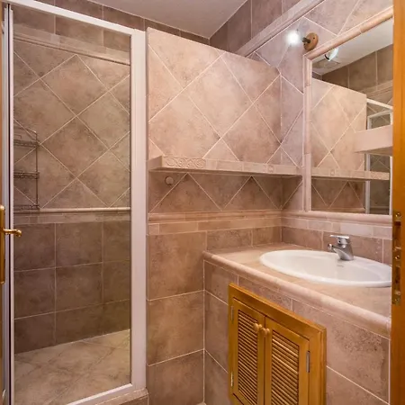 Spacious Old Town Penthouse With Balcony #12