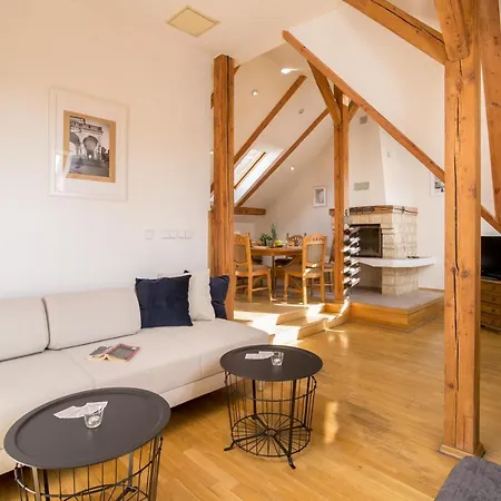 Apartmán Spacious Old Town Penthouse With Balcony #12 Praha